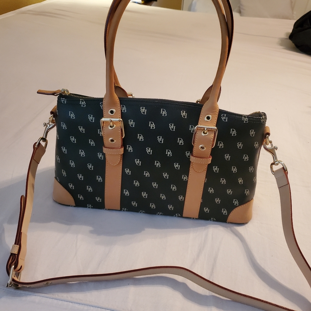 Dooney and Bourke Blk and Cm Domed Satchel  Handbag w/ matching accessories